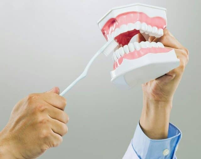 How to Fix Dentures If They Break